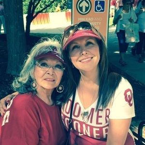 Meet your Posher, Gloria